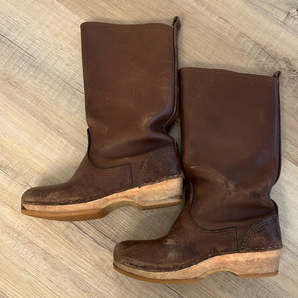 Sven Cognac Leather Clog Boots